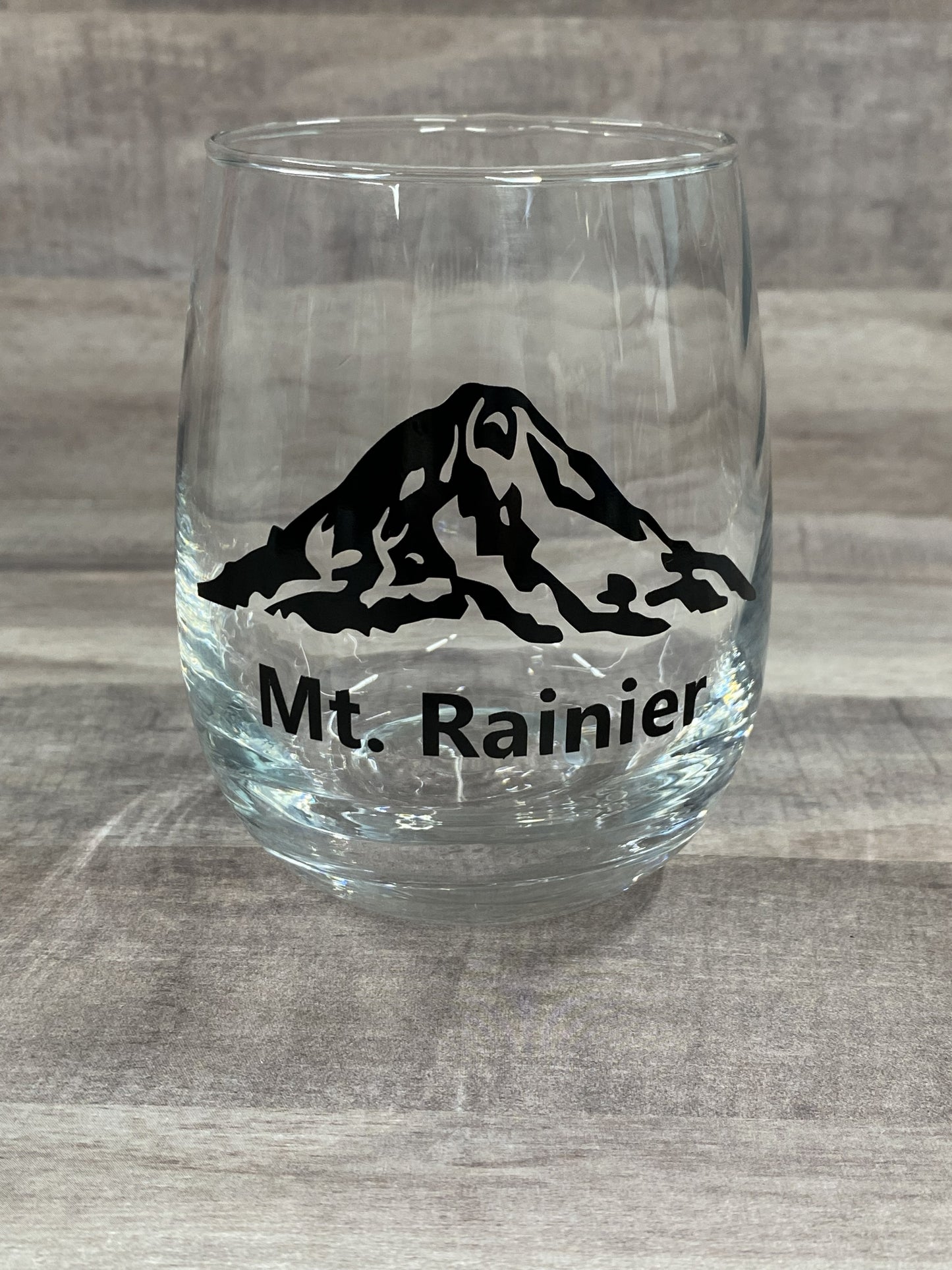 Mt Rainier Mountain on a 15oz stemless wine glass