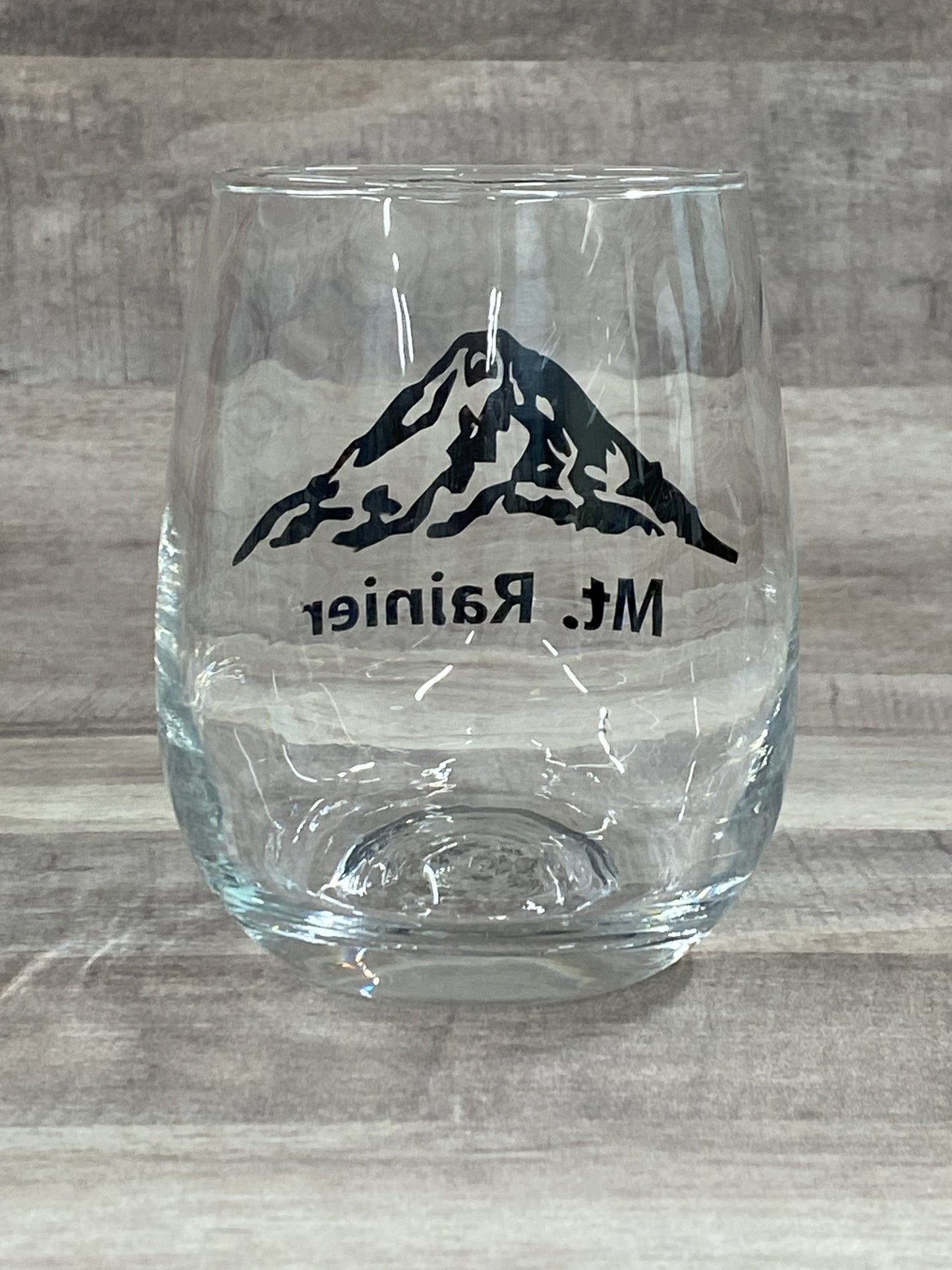 Mt Rainier Mountain on a 15oz stemless wine glass