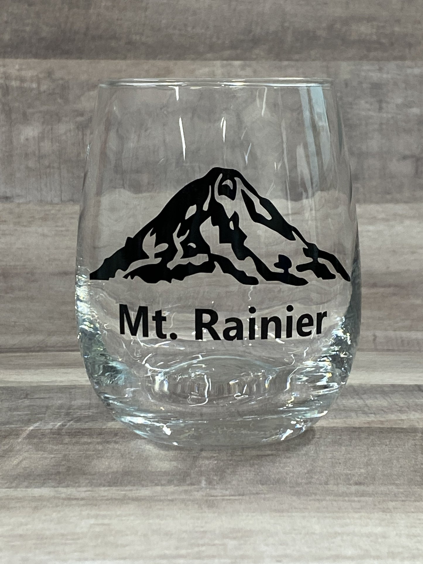Mt Rainier Mountain on a 15oz stemless wine glass
